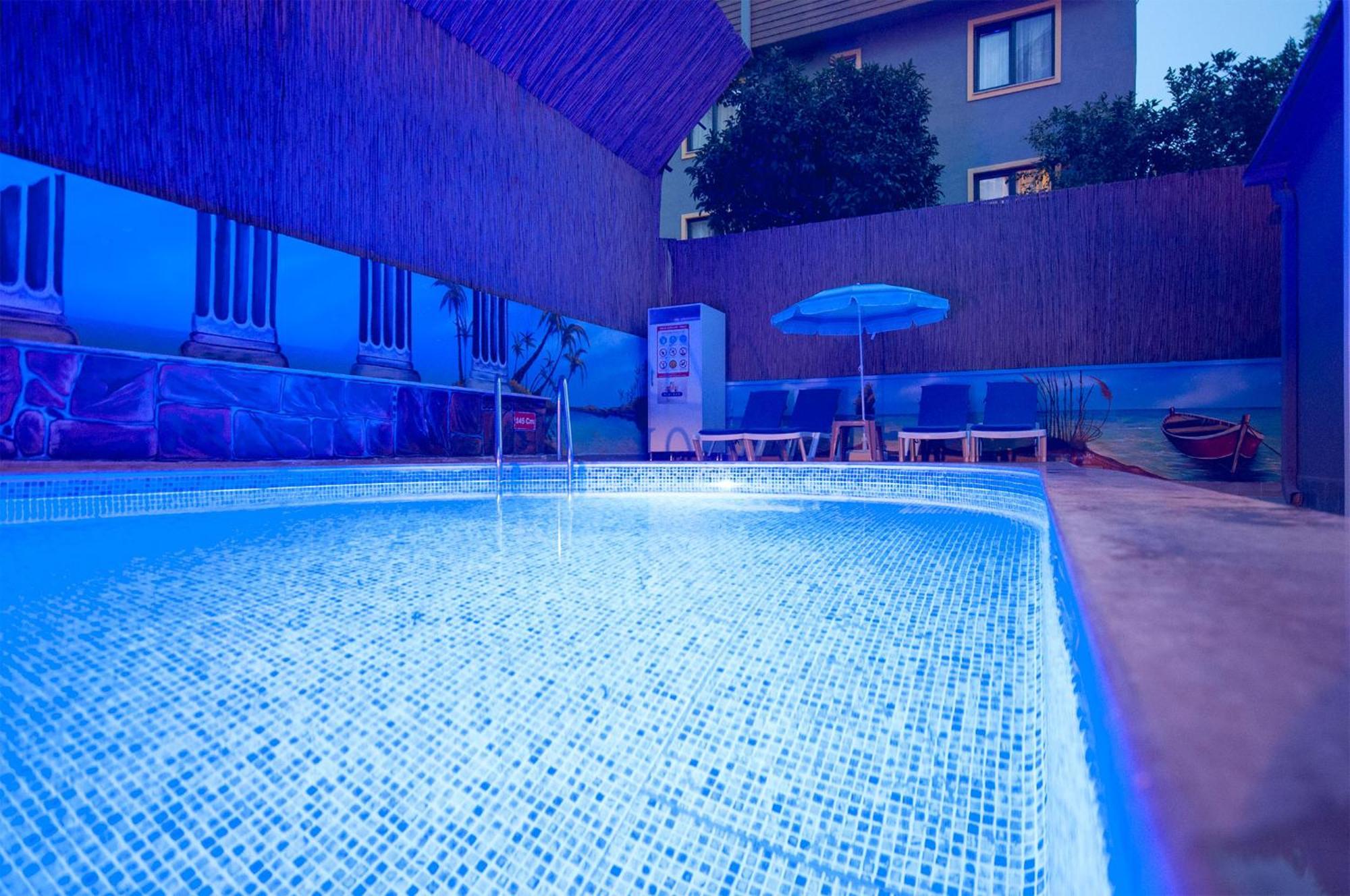 Microyal Hotel Анталья Экстерьер фото